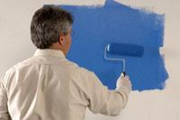 Come usare un rullo per dipingere su un muro
