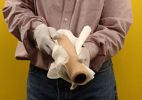 Come pulire la pittura ad olio dai coperchi dei rulli e dalle gabbie
