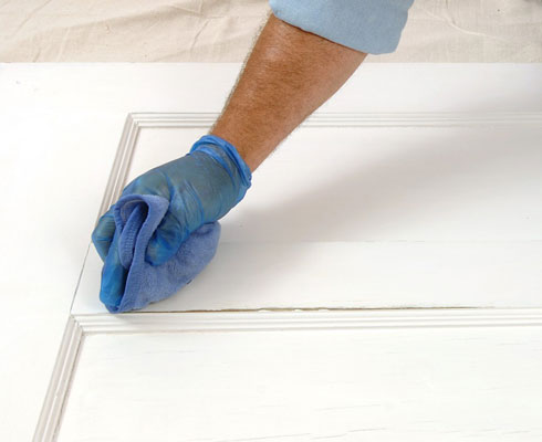 Come preparare una porta per la verniciatura
