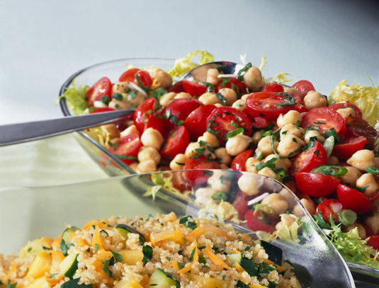 Come fare l'insalata di pomodori e ceci