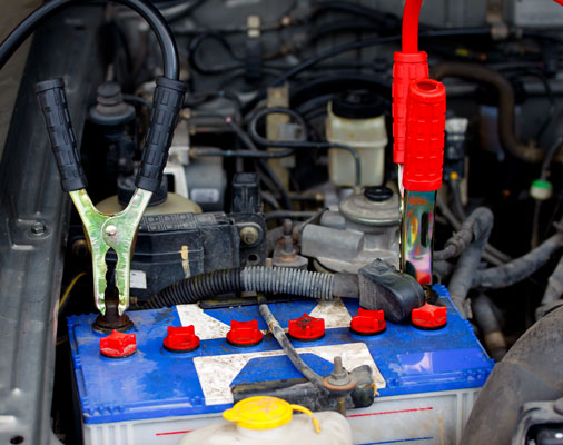 Come cambiare la batteria di un'auto |  manichini.com