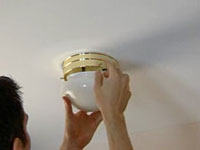 Come sostituire un apparecchio a soffitto
