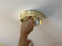 Come sostituire un apparecchio a soffitto