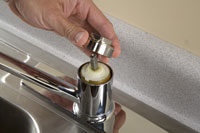 Come riparare un rubinetto che perde: tipo a disco ceramico
