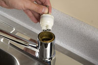 Come riparare un rubinetto che perde: tipo a disco ceramico