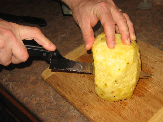 Come tagliare e tagliare un ananas