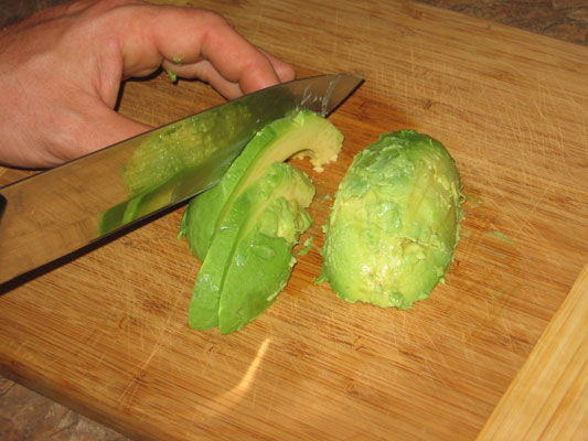 Come snocciolare e sbucciare un avocado