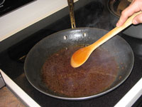 Come sfumare una padella per fare una salsa