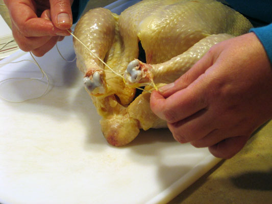 Legare un pollo