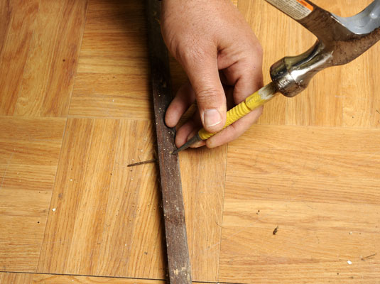 Come preparare una stanza per le piastrelle del pavimento?