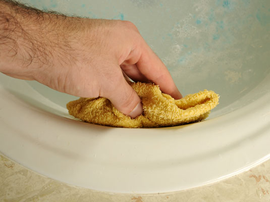 Come sbloccare uno scarico con uno stantuffo