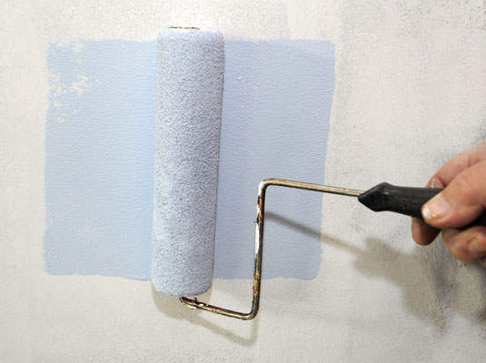Come preparare la carta da parati per la pittura?