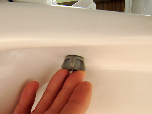 Come sostituire un sedile del water