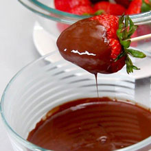 Fragole ricoperte di cioccolato alla maniera di Keto