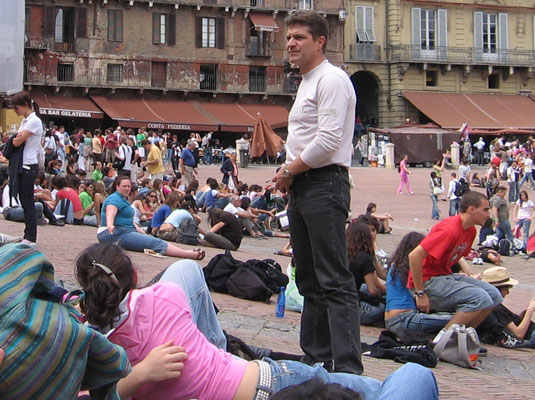 Sostenere le economie e le comunità locali durante la tua vacanza verde