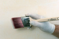 Come tagliare i bordi di un muro con un pennello