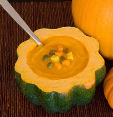 Come preparare una zuppa di zucca arrosto facile ed elegante