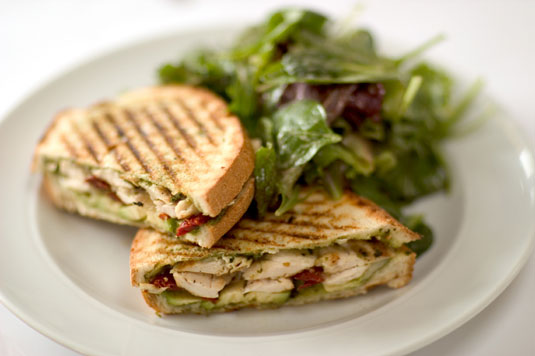 Ricetta Dieta Mediterranea: Pollo Grigliato e Peperoni Arrostiti Panini