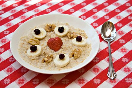 Come chi soffre di IBS può preparare fragole e farina d'avena alla panna?