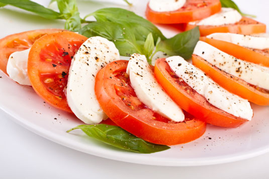 Insalata Di Pomodori E Mozzarella Alla Caprese (Insalata Caprese)
