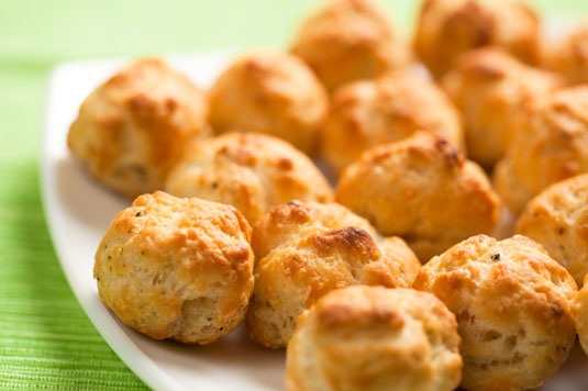 Bignè al formaggio (Gougères)