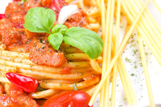 Bucatini con Pomodoro, Cipolla e Pancetta (Bucatini all'Amatriciana)