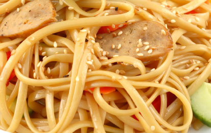 Tagliatelle Fredde Speziate con Olio di Sesamo e Verdure