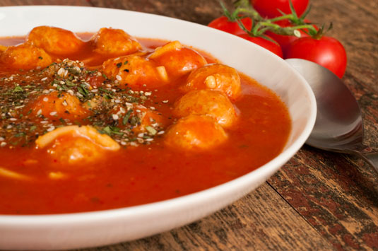 Come fare la zuppa di spaghetti e polpette