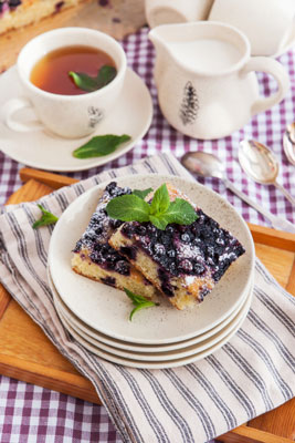 Ricetta dietetica paleo per torta al caffè con semi di papavero lime e mirtilli