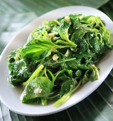 Ricetta Spinaci Appassiti Con Aglio e Pinoli