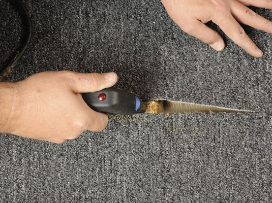 Come riparare un tappeto strappato o strappato