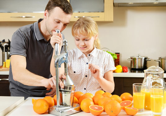 10 strategie per insegnare ai bambini abitudini alimentari sane
