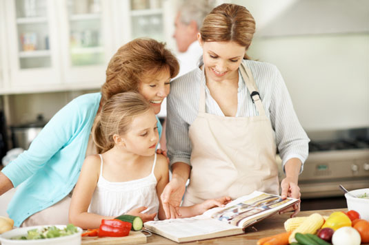 10 strategie per insegnare ai bambini abitudini alimentari sane