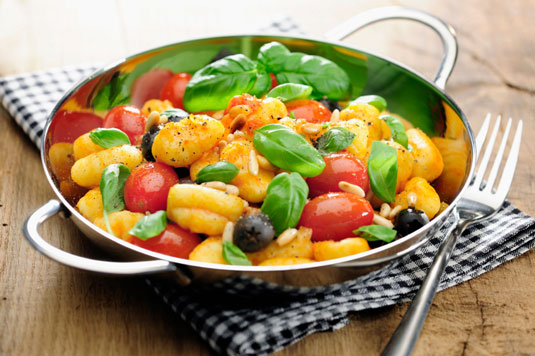 Come la Dieta Mediterranea aiuta con il controllo del peso