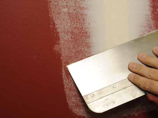 Come riparare grandi crepe nel muro a secco